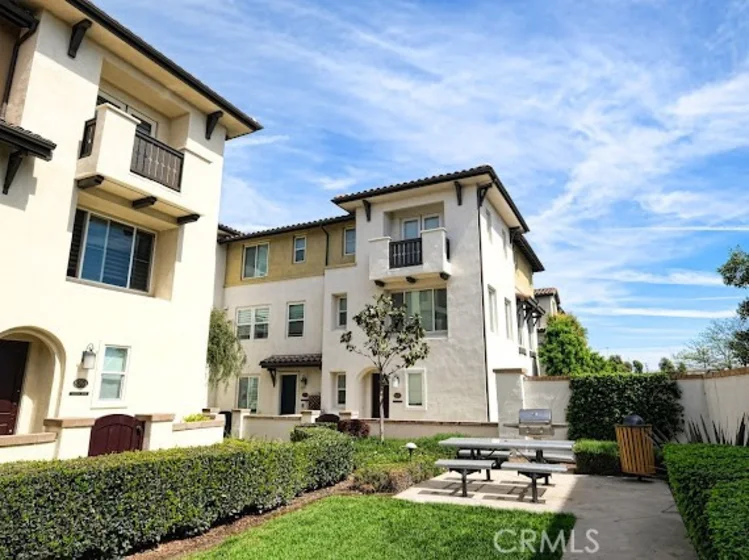 8276 Celestial Avenue photo 1