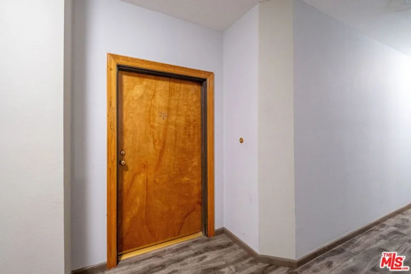 1164 Wellesley Avenue #204 photo 26