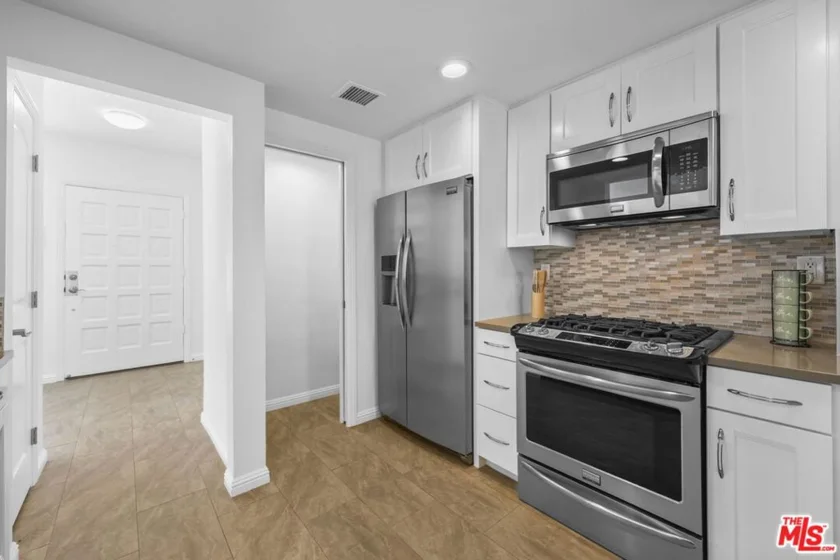 2677 Centinela Avenue #203 photo 6