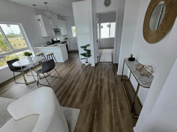 451 Creekside Circle photo 9