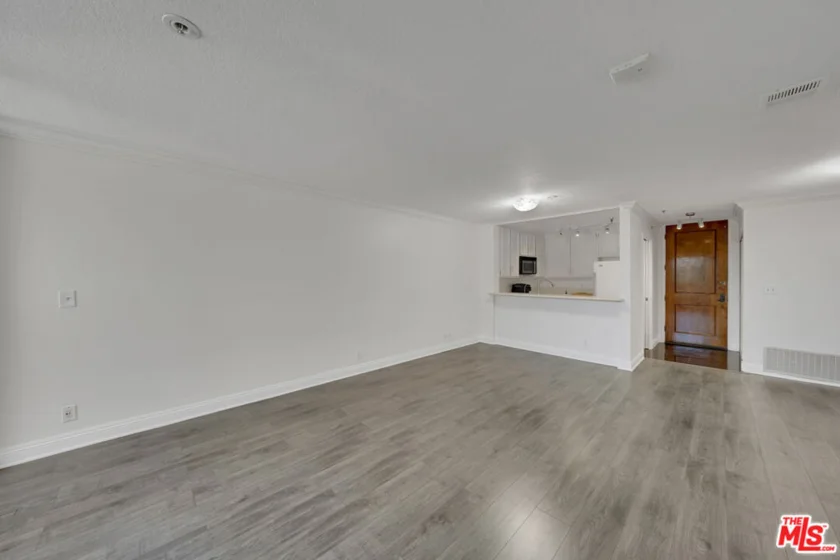121 S Hope Street #429 photo 24