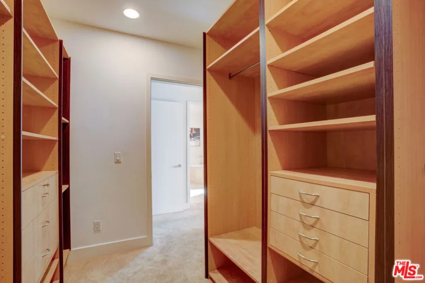 8788 Shoreham Drive #23 photo 9