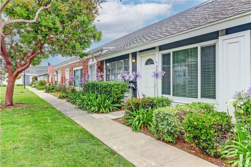 2420 Saratoga photo 1