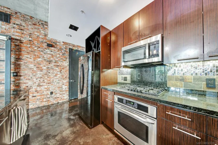 1050 Island #211 photo 11