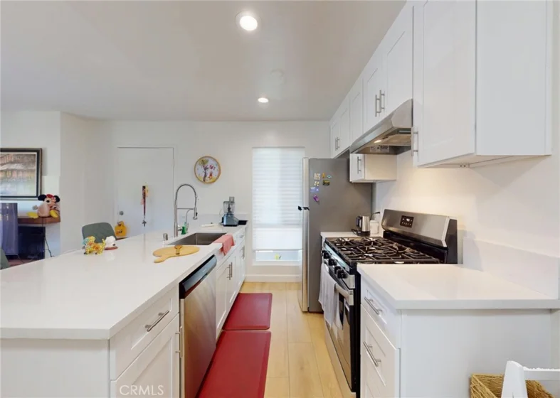 2835 S Fairview #H photo 6