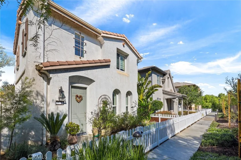 35724 Kittentails Lane photo 1