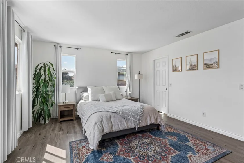 37250 Tucana photo 11