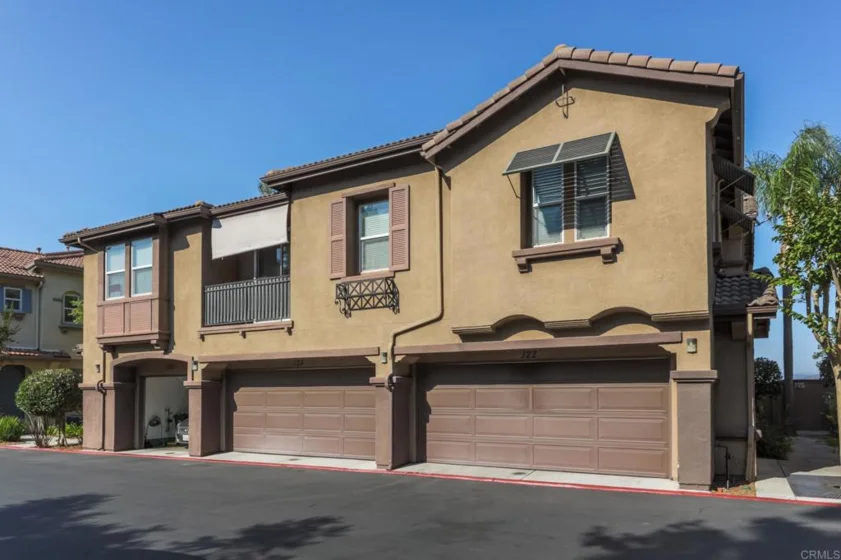 425 S Meadowbrook Drive #123 photo 34