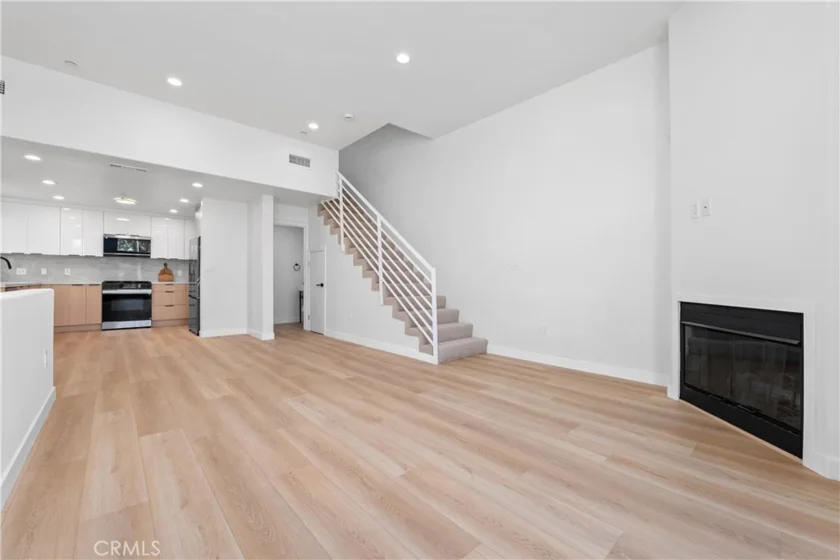 13440 Moorpark Street #101 photo 16