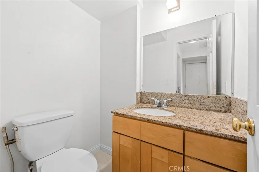 1804 W Glenoaks Avenue photo 5