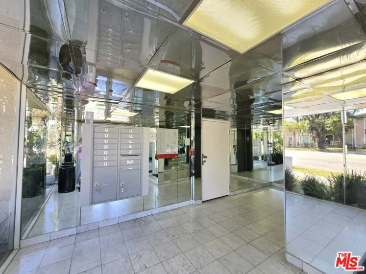 1002 S Burnside Avenue #203 photo 18