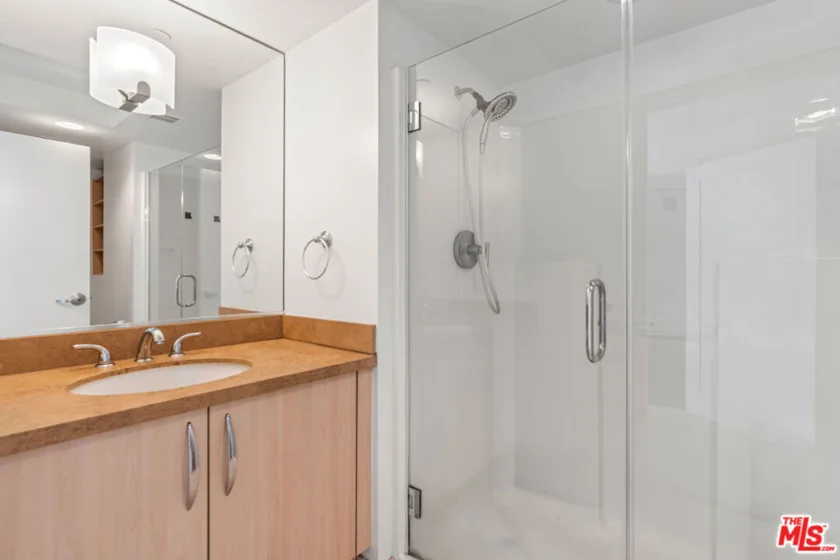 13650 Marina Pointe Drive #404 photo 18