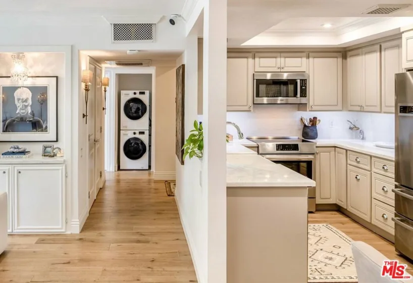 2385 Roscomare Road #D3 photo 19
