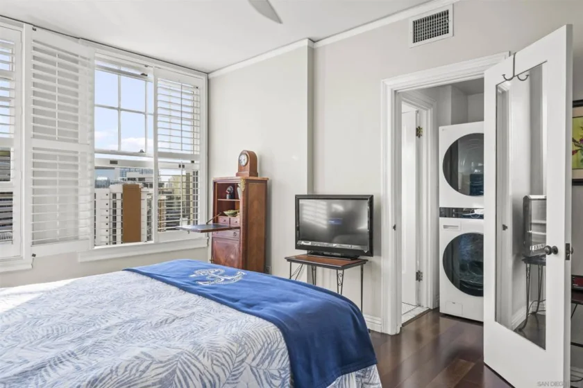 702 Ash Street #800 photo 23