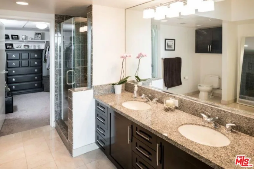 13700 Marina Pointe Drive #1725 photo 9