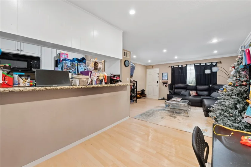 7035 Woodley #205 photo 5