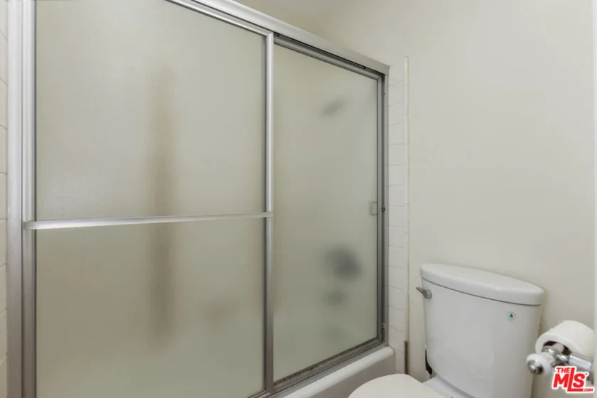 5625 Windsor Way #207 photo 24