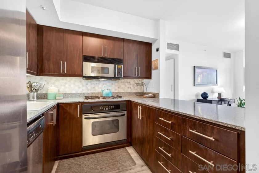 500 W Harbor #619 photo 9