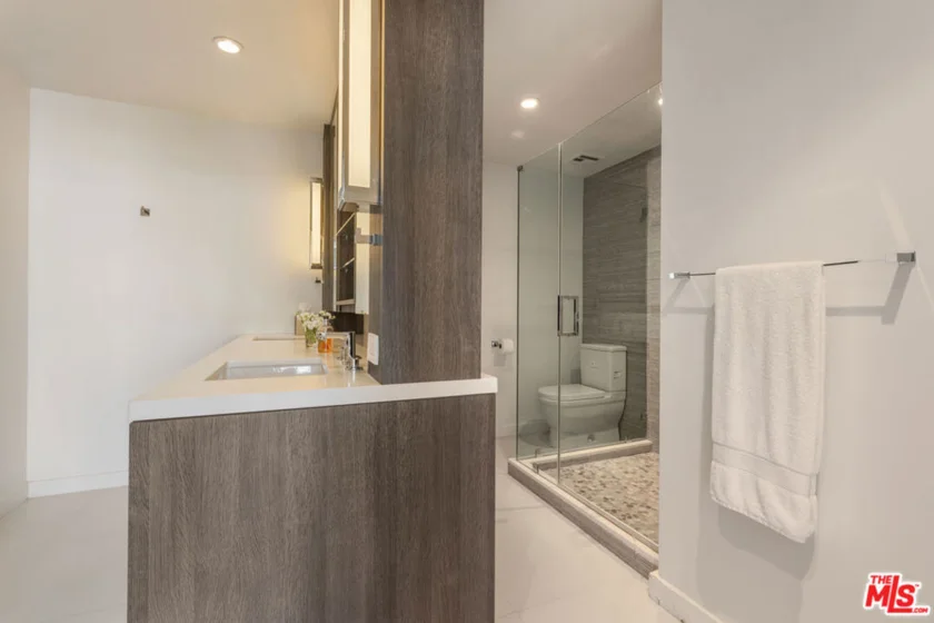 818 N Doheny Drive #803 photo 16
