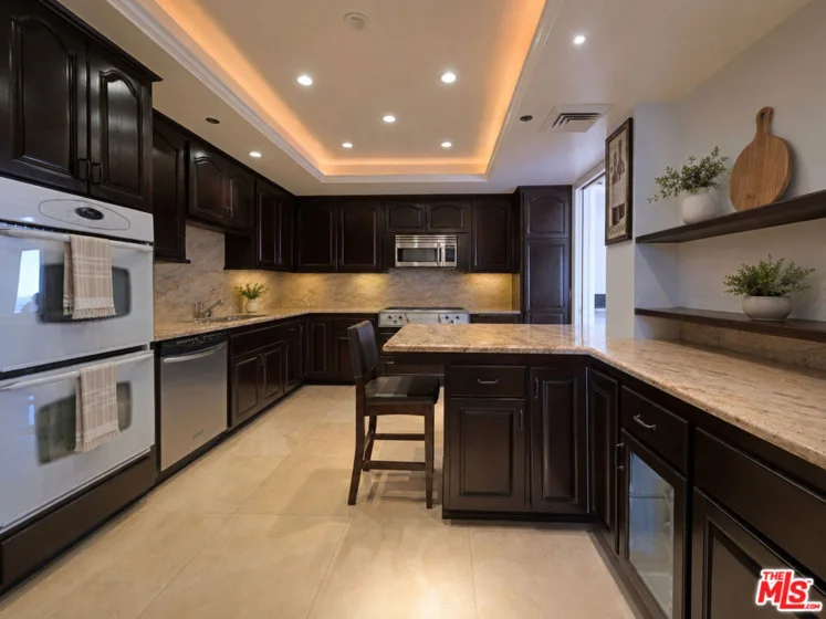 10550 Wilshire Boulevard #1001 photo 17