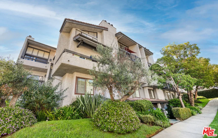 1920 Pandora Avenue #8 photo 2