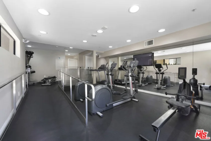 7320 Hawthorn Avenue #319 photo 8