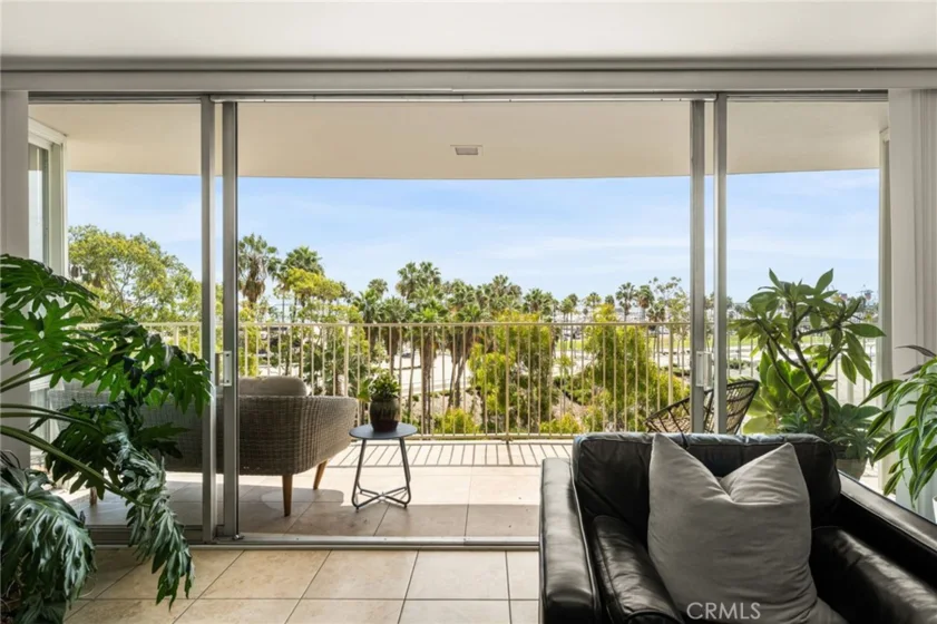700 E Ocean #706 photo 1