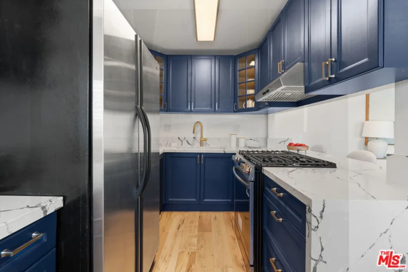 1930 N Vermont Avenue #103 photo 12