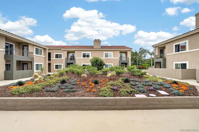 7545 Charmant Drive #1301 photo 16