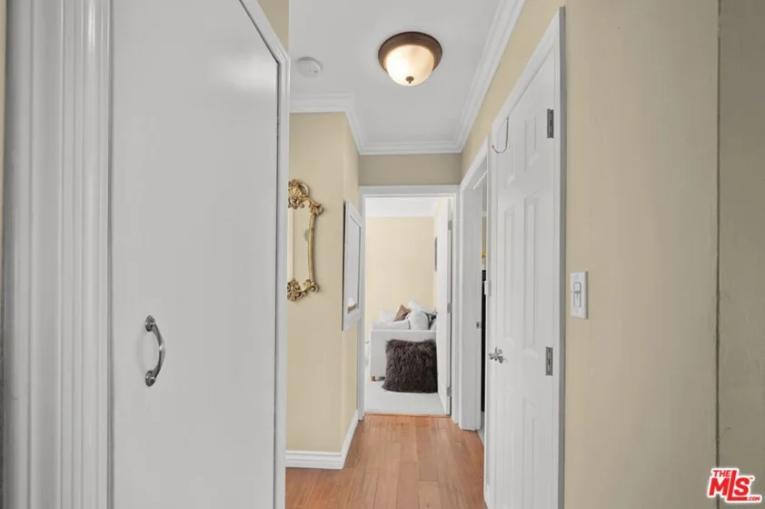5464 Village Green photo 5