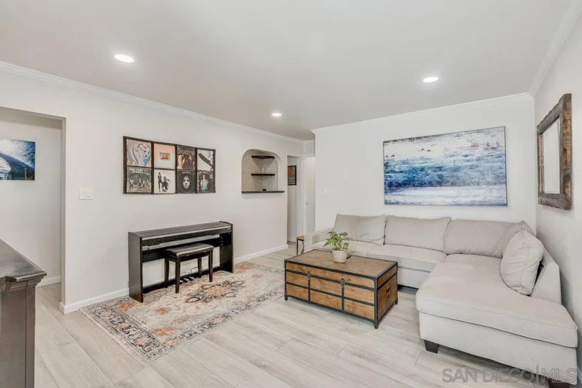 711 Island Court #B photo 26