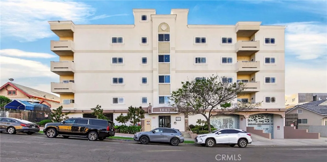 1043 S Kenmore #507 photo 1
