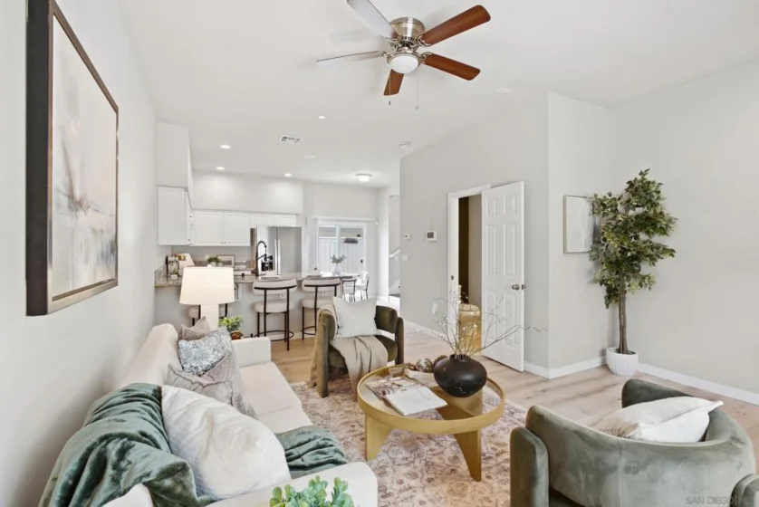 1329 Holly Avenue photo 4