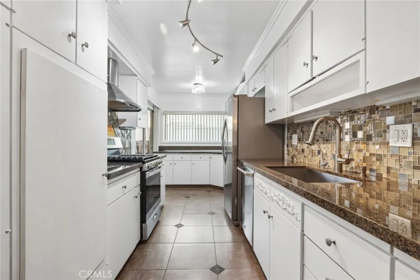 6225 Coldwater Canyon Avenue #102 photo 10