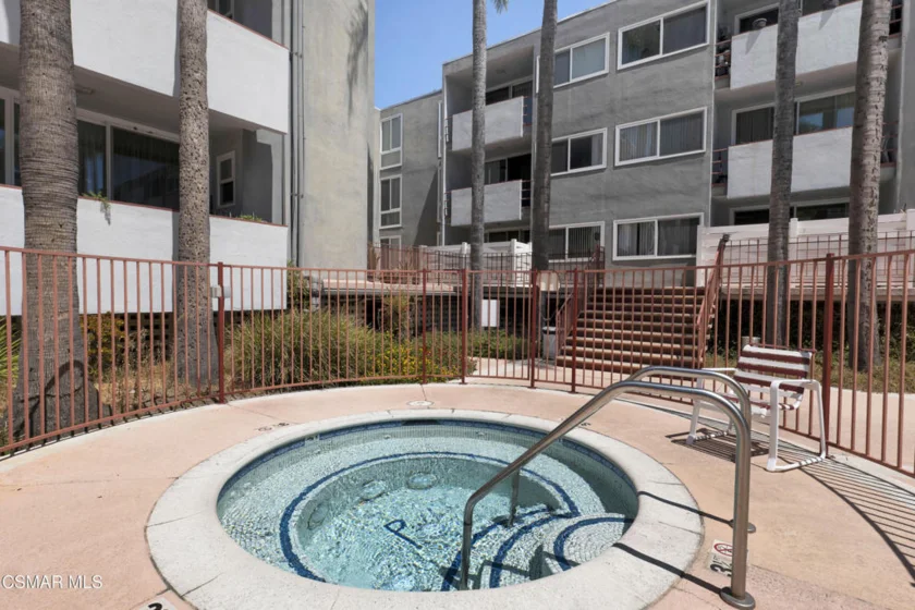 4915 Tyrone Avenue #125 photo 27