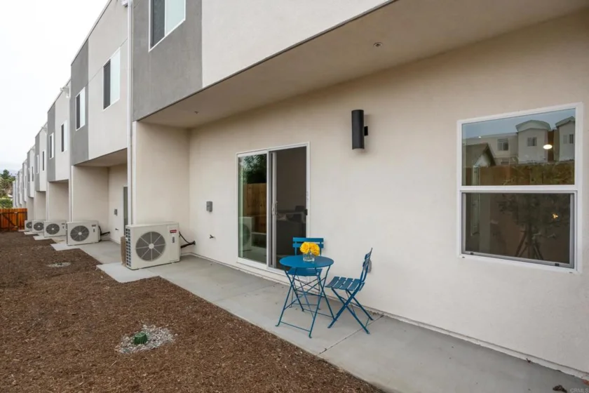 4984 Ocean View Boulevard photo 27