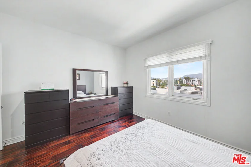 5057 Maplewood Avenue #PH4 photo 8