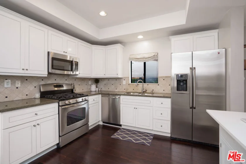 11954 Mayfield Avenue #6 photo 22
