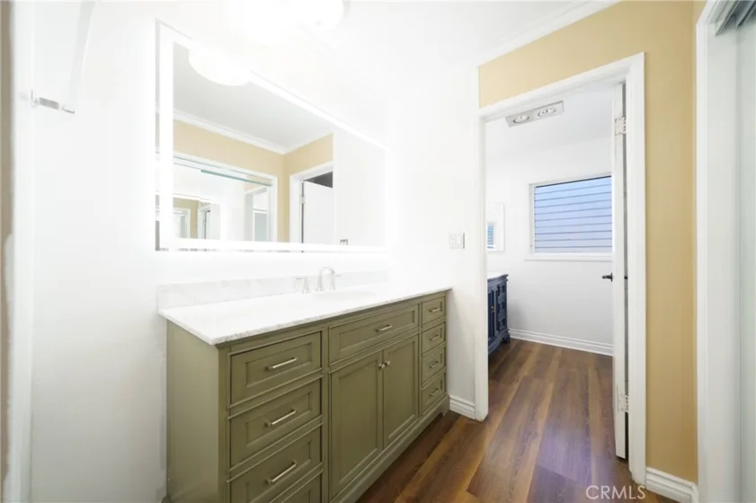 8120 Canby Ave #6 photo 31
