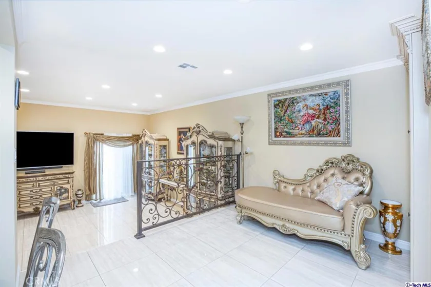 11834 Gilmore Street #15 photo 1