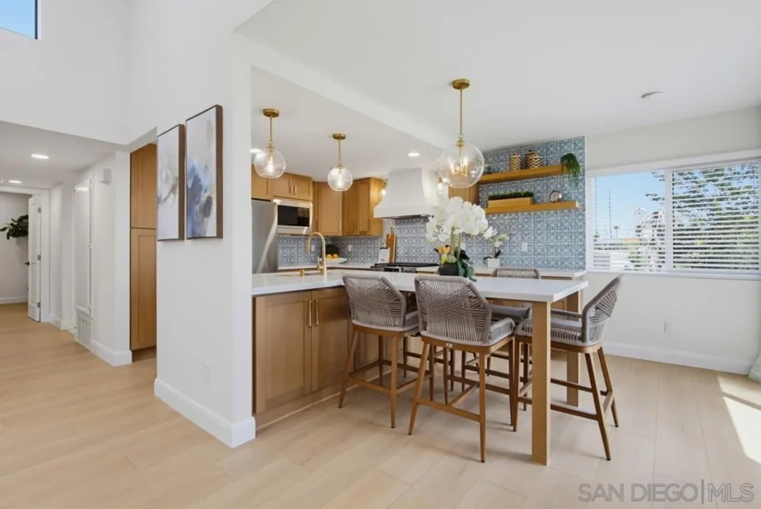 387 N Melrose #D photo 12