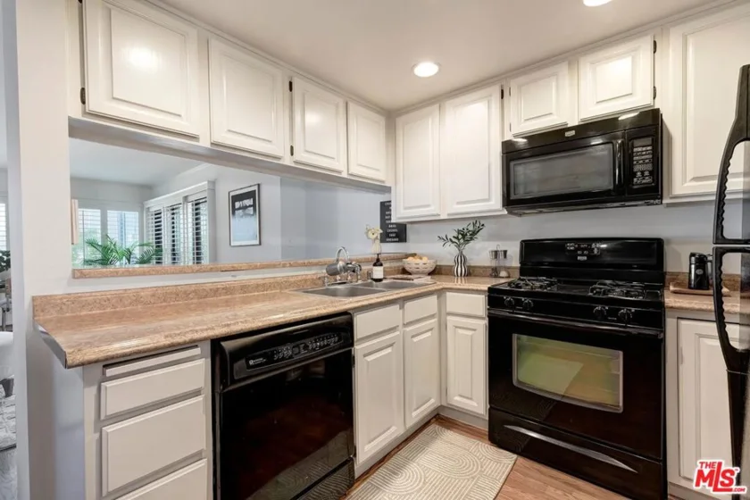 950 N Kings Road #254 photo 18