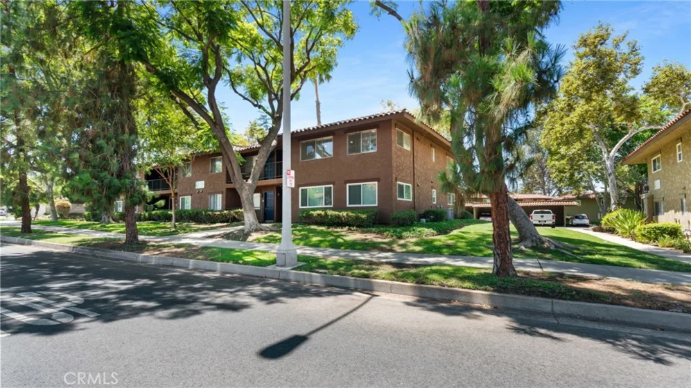 1598 Border Avenue #H photo 3