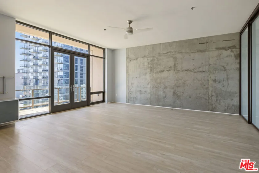 1111 S Grand Avenue #1211 photo 4