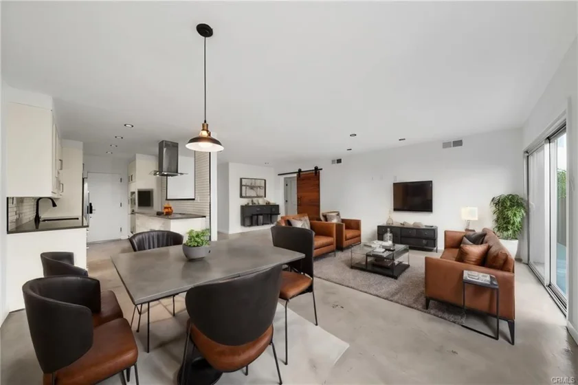 1045 N Kings Road #104 photo 1