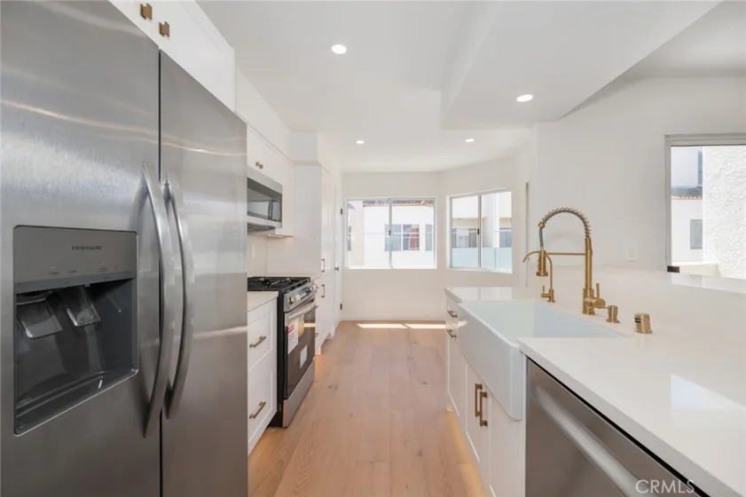5455 Sylmar Avenue #2103 photo 33