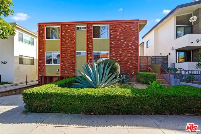 940 7th Street #8 photo 2