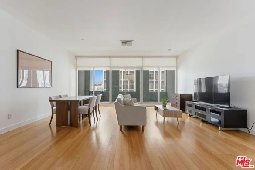 3810 Wilshire Boulevard #602 photo 24