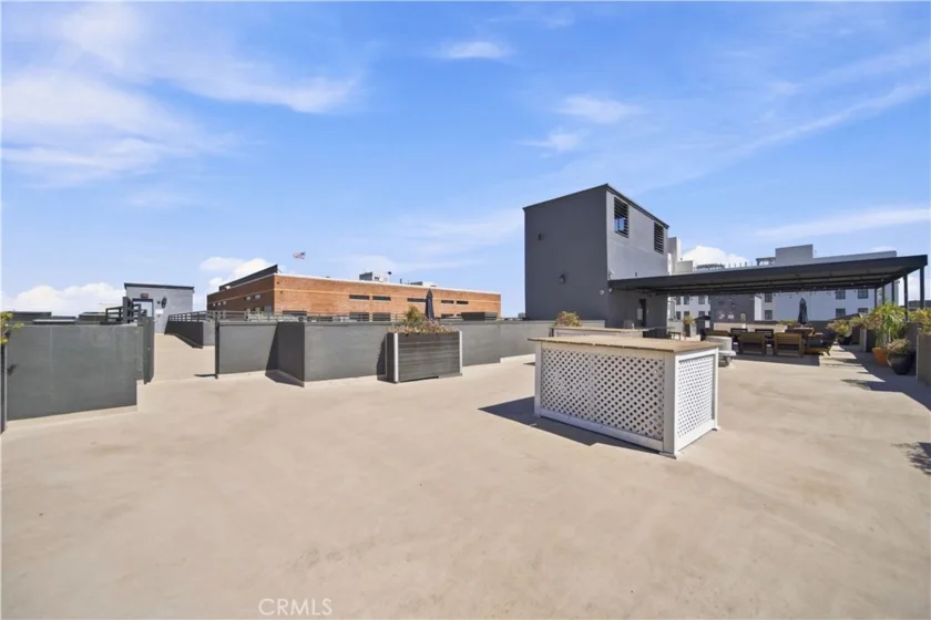 838 Pine photo 14
