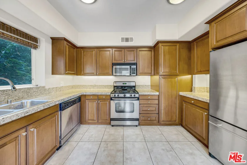 3401 S Bentley Avenue #301 photo 4